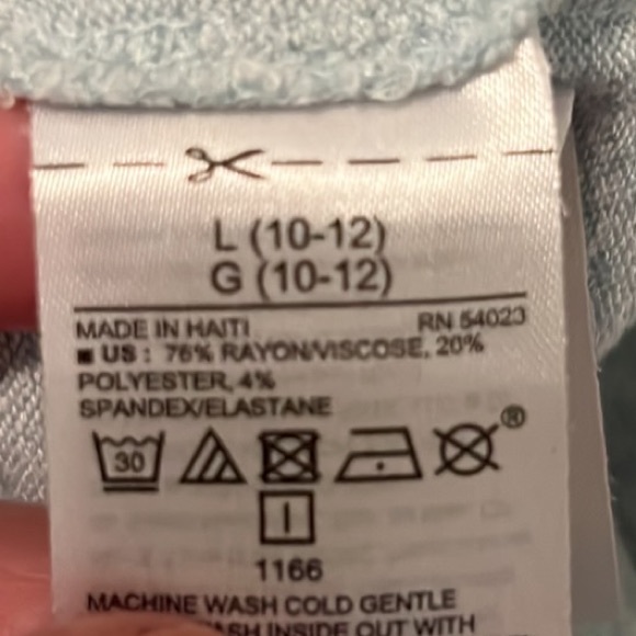 Old Navy Sweatshirt in Green - Picture 10 of 11